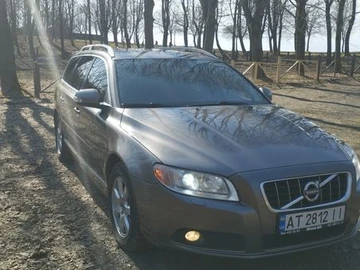 Авто Volvo V70 2010 № 8566516