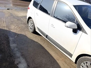 Авто Renault Scenic 2010 № 8567211
