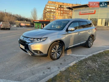 Авто Mitsubishi Outlander 2019 № 8567732