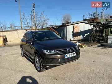 Авто Volkswagen Touareg 2015 № 8567816