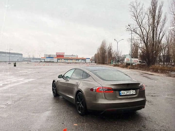 Авто Tesla Model S 2015 № 8568619