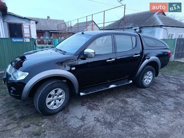 Авто Mitsubishi L 200 2011 № 8568632