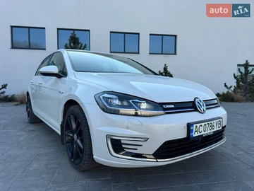 Авто Volkswagen E-Golf 2017 № 8570203