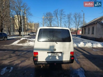 Авто Volkswagen Transporter 2000 № 8571162