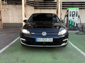 Авто Volkswagen E-Golf 2014 № 8571422