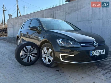 Авто Volkswagen E-Golf 2015 № 8571997