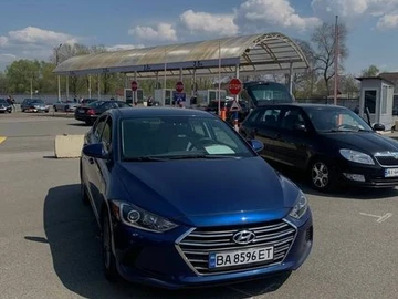 Авто Hyundai Elantra 2018 № 8572053