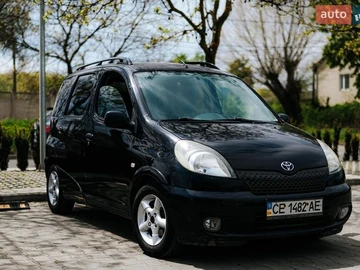 Авто Toyota Yaris 2000 № 8572159