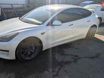 Авто Tesla Model 3 2021 № 8572443