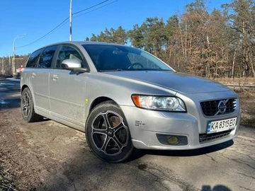 Авто Volvo V50 2010 № 8572512