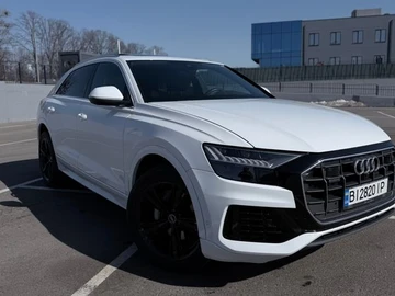 Авто Audi Q8 2023 № 8572638
