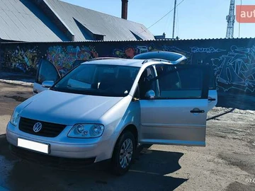 Авто Volkswagen Touran 2006 № 8572658