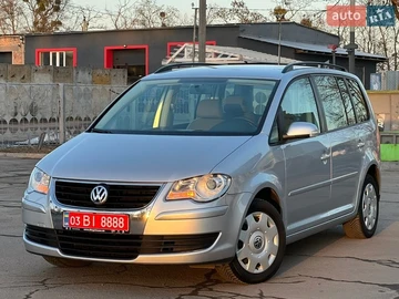 Авто Volkswagen Touran 2009 № 8572936