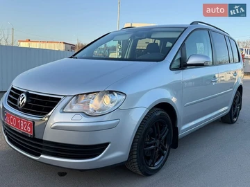 Авто Volkswagen Touran 2008 № 8573884