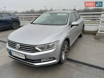 Авто Volkswagen Passat 2018 № 8573974
