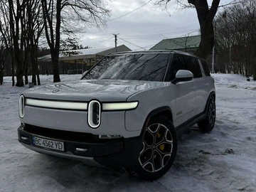 Авто Rivian R1S 2023 № 8574213
