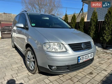 Авто Volkswagen Touran 2006 № 8574293
