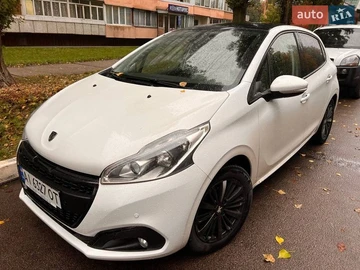 Авто Peugeot 208 2015 № 8575450