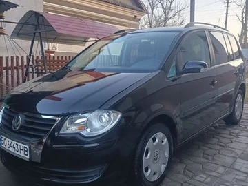 Авто Volkswagen Touran 2008 № 8576448