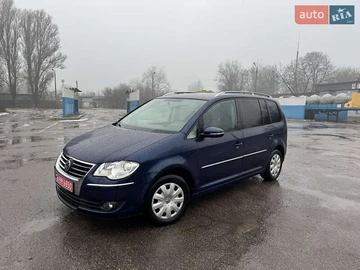 Авто Volkswagen Touran 2010 № 8577467