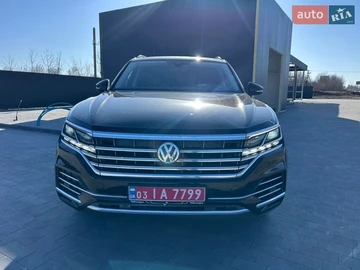 Авто Volkswagen Touareg 2018 № 8577689