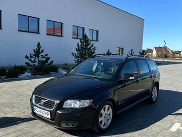 Авто Volvo V50 2010 № 8577943