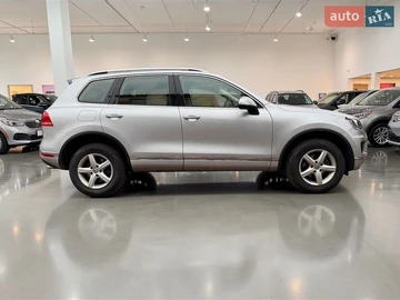 Авто Volkswagen Touareg 2015 № 8578060