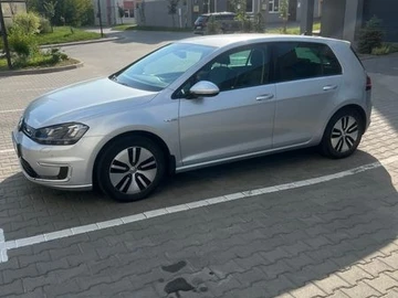 Авто Volkswagen E-Golf 2015 № 8579204