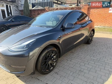 Авто Tesla Model Y 2024 № 8579615