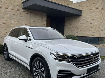 Авто Volkswagen Touareg 2018 № 8579664