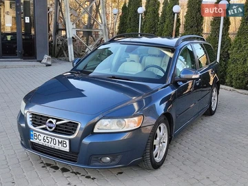 Авто Volvo V50 2010 № 8580342