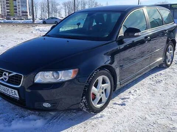Авто Volvo V50 2012 № 8580377