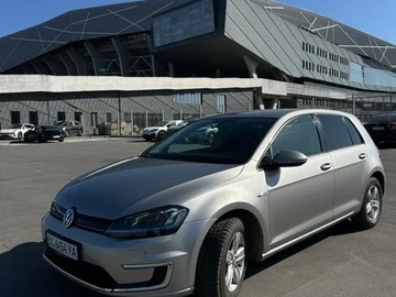 Авто Volkswagen E-Golf 2016 № 8580395