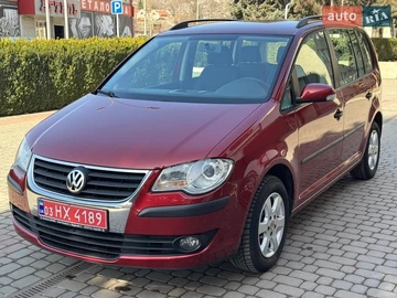 Авто Volkswagen Touran 2009 № 8580401