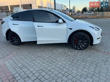 Авто Tesla Model Y 2023 № 8580928