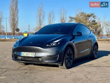 Авто Tesla Model Y 2024 № 8582115