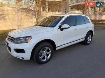 Авто Volkswagen Touareg 2013 № 8583113