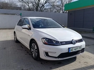 Авто Volkswagen E-Golf 2015 № 8584038