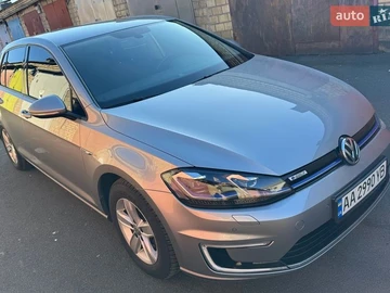 Авто Volkswagen E-Golf 2017 № 8584085