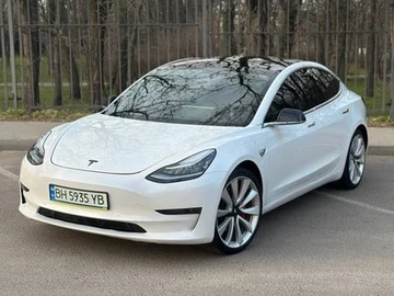Авто Tesla Model 3 2019 № 8584304