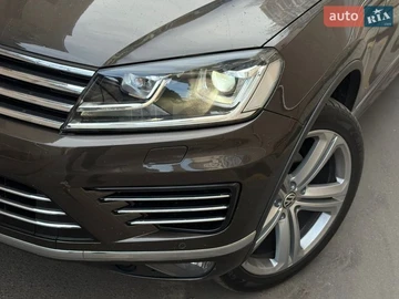 Авто Volkswagen Touareg 2015 № 8584357