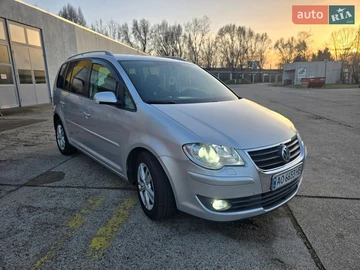 Авто Volkswagen Touran 2009 № 8585764