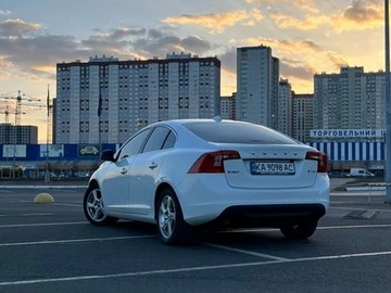 Авто Volvo S60 2012 № 8586002