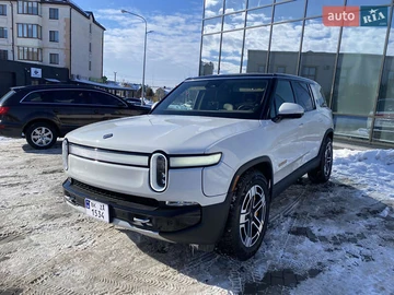 Авто Rivian R1S 2023 № 8586654