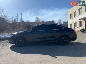 Авто Chrysler 200 2015 № 8588314
