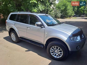 Авто Mitsubishi Pajero Sport 2010 № 8588402