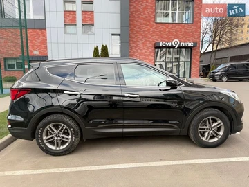 Авто Hyundai Santa Fe 2018 № 8589335