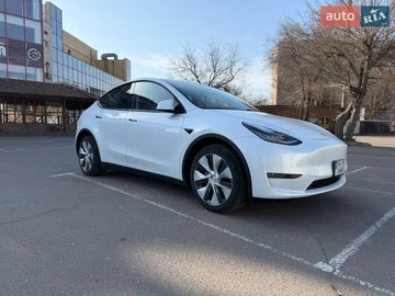 Авто Tesla Model Y 2023 № 8589380