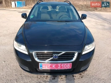Авто Volvo V50 2010 № 8589871