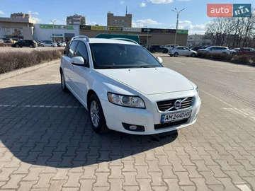 Авто Volvo V50 2011 № 8590058